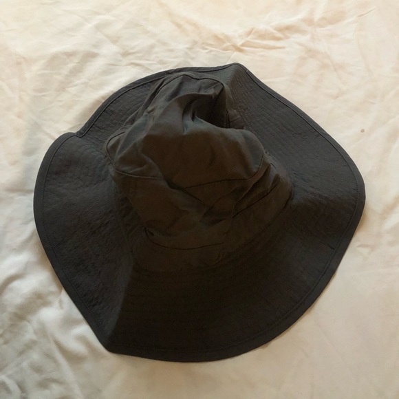Dark Grey MEC Hat - Picture 2 of 3